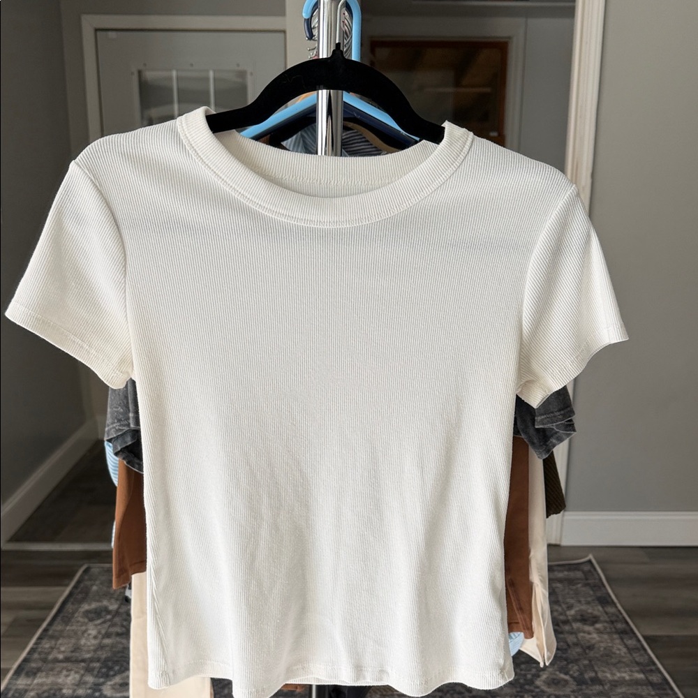 Old Navy Cream Ribbed Short Sleeve Tee